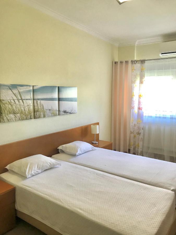 Abla Guest House Carcavelos  Buitenkant foto